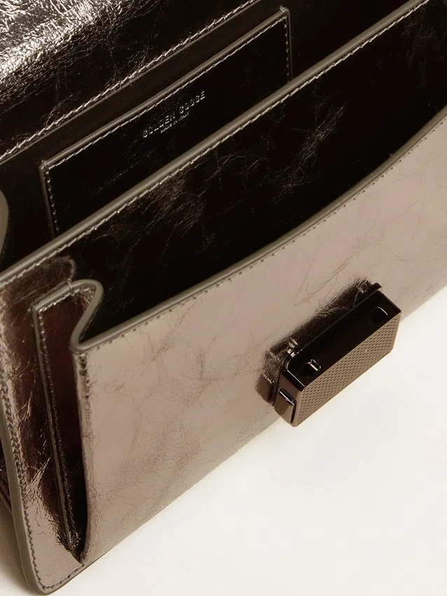 Sac Venezia en cuir métallisé gris anthracite avec des détails noirs