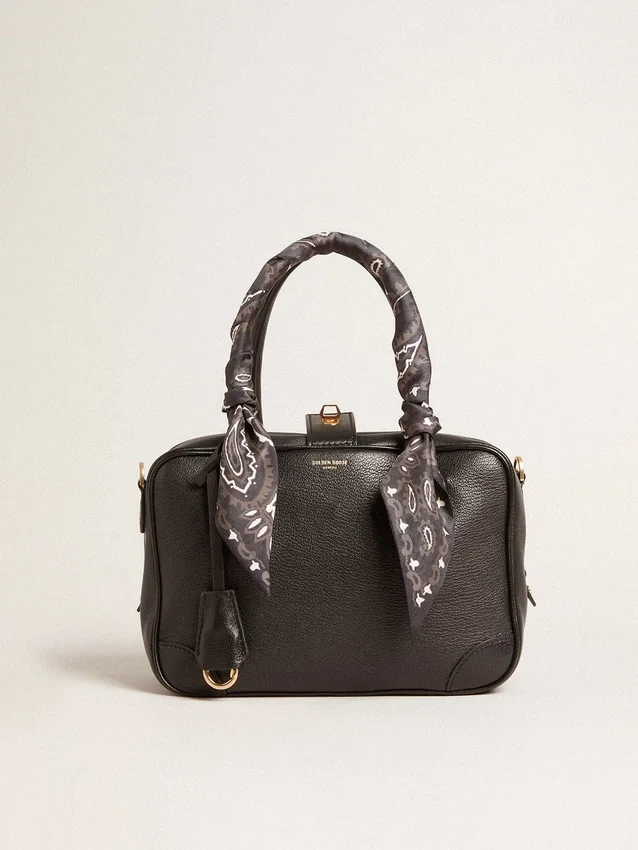 Sac Vita en cuir de mouton noir avec détails dorés