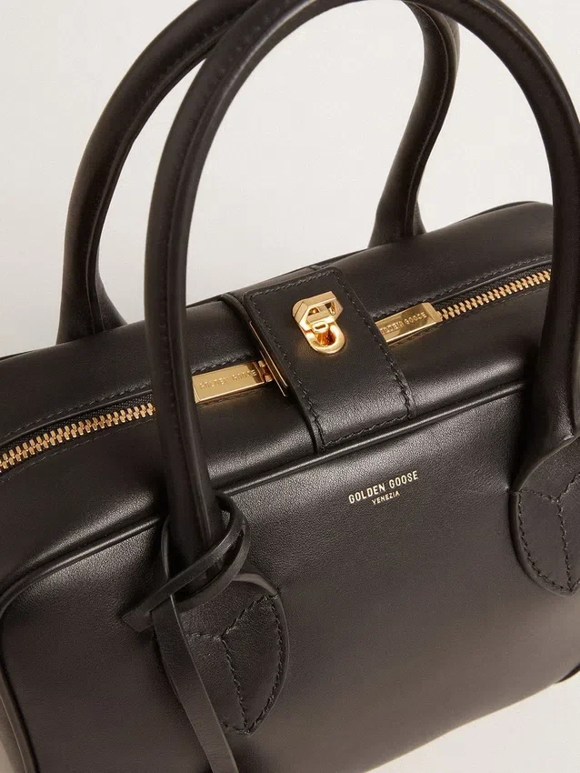 Sac Vita en cuir lisse noir avec détails dorés