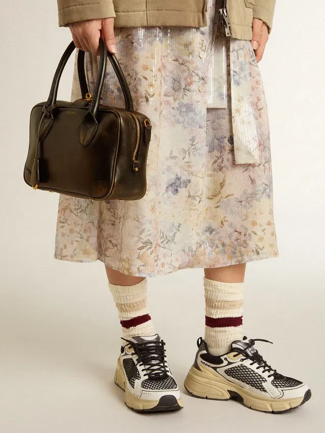 Sac Vita en cuir noir vieilli avec détails dorés