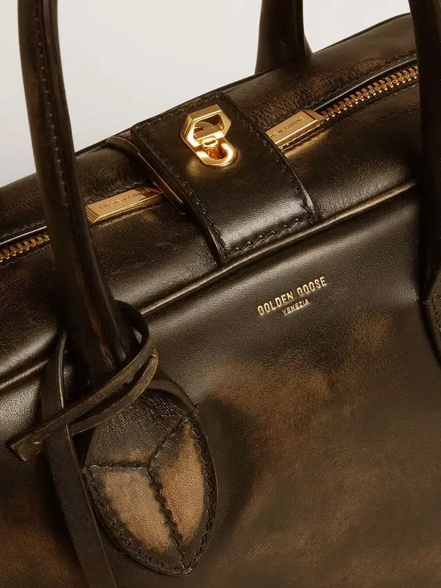 Sac Vita en cuir noir vieilli avec détails dorés