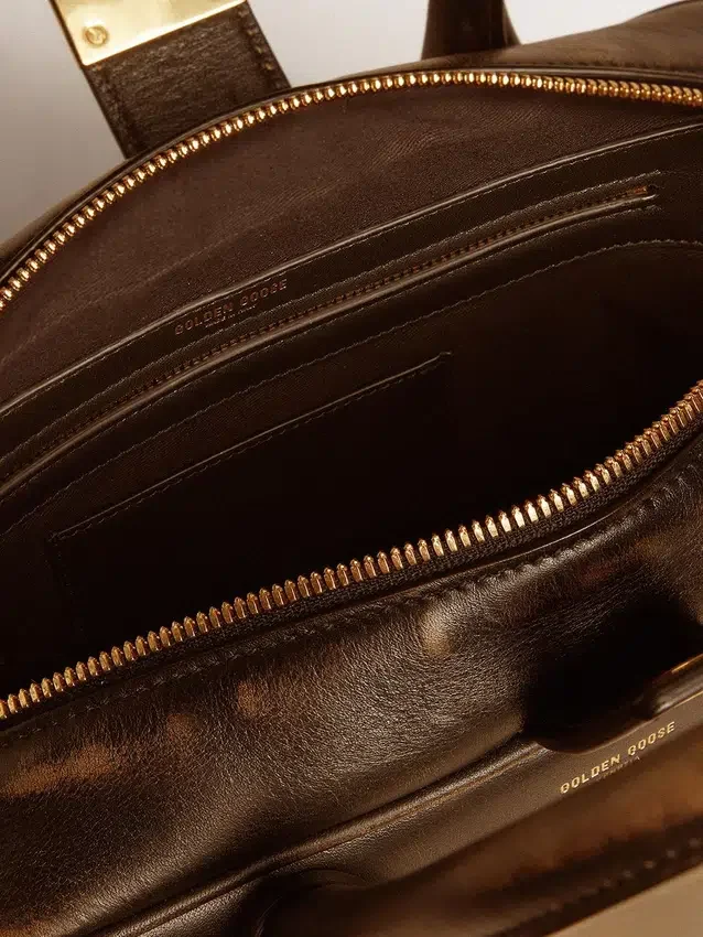 Sac Vita en cuir noir vieilli avec détails dorés
