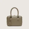 Sac Vita en cuir vert sauge avec détails dorés