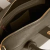 Sac Vita en cuir vert sauge avec détails dorés