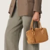 Sac Vita en daim couleur camel avec détails dorés