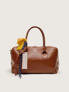 Sac Vita moyen en cuir marron clair avec breloques et détails argentés