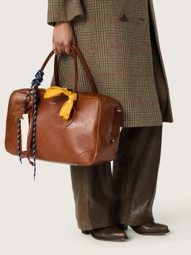 Sac Vita moyen en cuir marron clair avec breloques et détails argentés