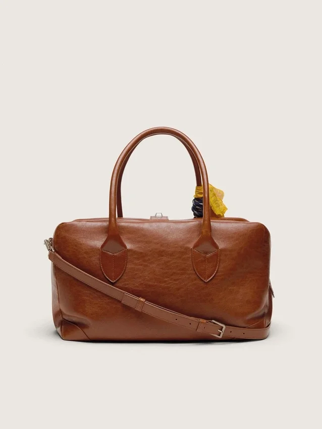 Sac Vita moyen en cuir marron clair avec breloques et détails argentés
