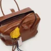 Sac Vita moyen en cuir marron clair avec breloques et détails argentés
