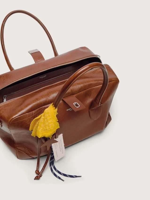 Sac Vita moyen en cuir marron clair avec breloques et détails argentés