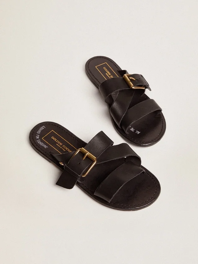 Sandales plates Margaret pour femme en cuir noir enduit de résine