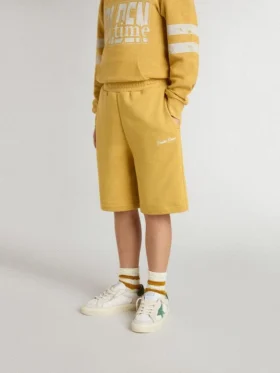 Short de jogging pour enfant jaune ocre avec broderie