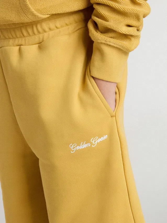 Short de jogging pour enfant jaune ocre avec broderie
