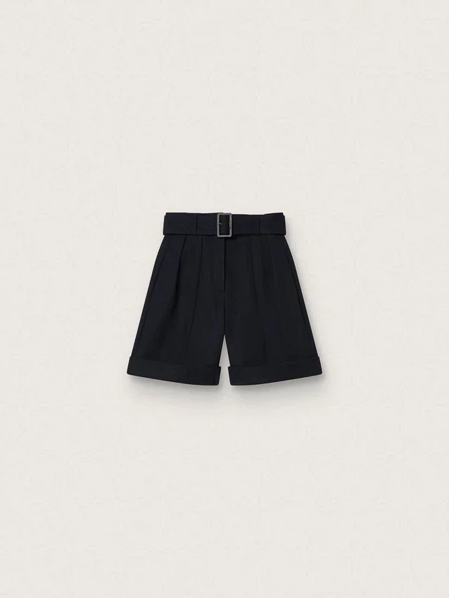 Short pour femme en gabardine de laine noire avec ceinture