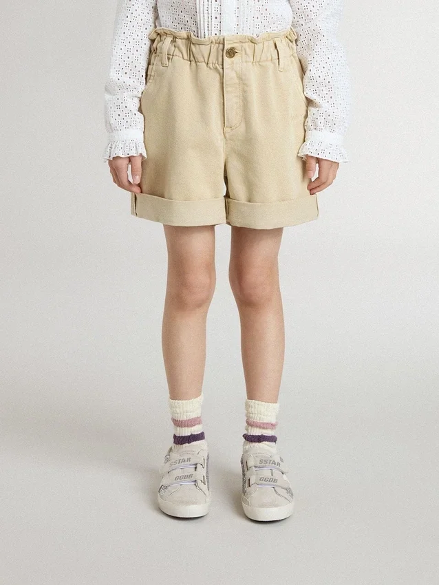 Short pour fille couleur sable avec logo brodé