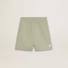Short vert clair avec une étoile blanche