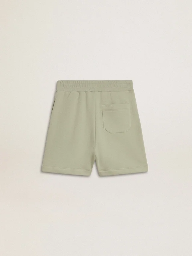 Short vert clair avec une étoile blanche