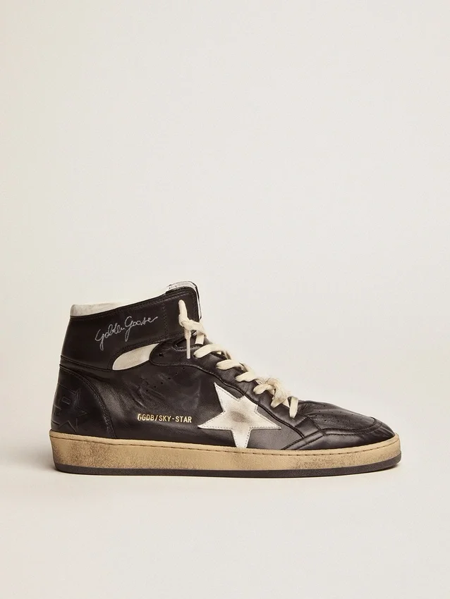 Sky-Star en cuir nappa noir avec une étoile en cuir blanc