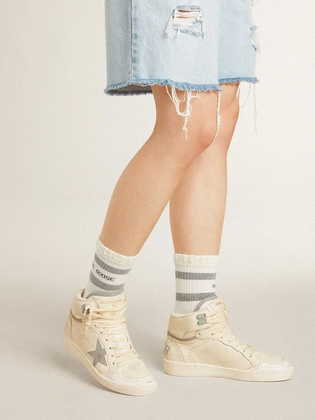 Sky-Star pour femme en cuir avec étoile en cuir bleu clair et languette de talon blanche