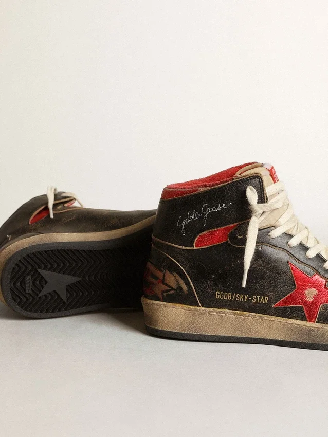 Sky-Star pour femme en cuir noir brillant avec étoile rouge