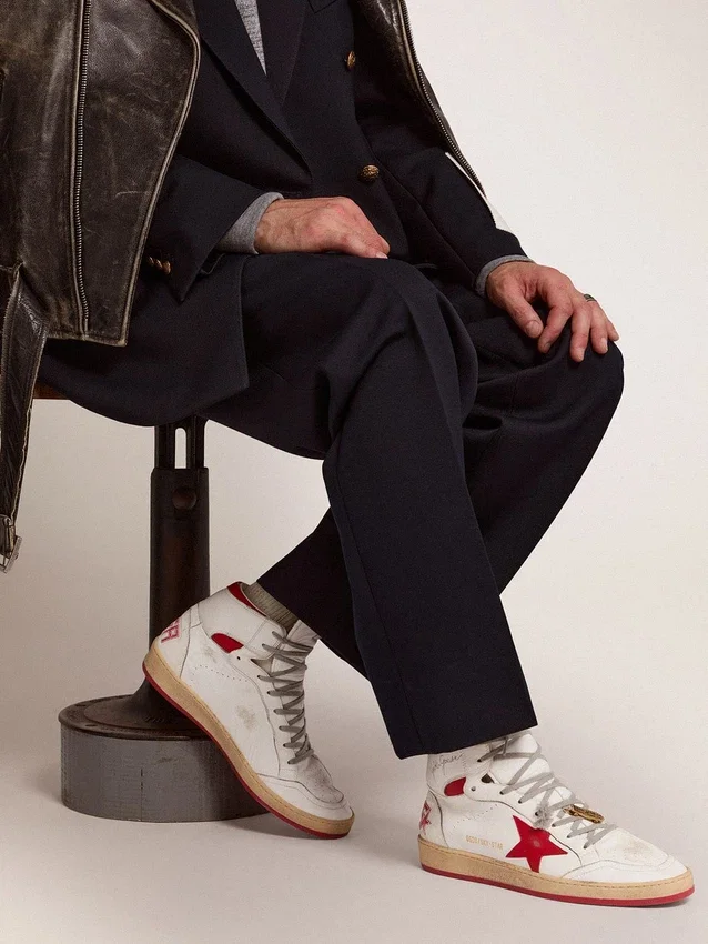 Sky-Star pour homme avec signature sur la cheville et empiècements rouges