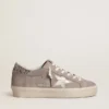 Sneakers Hi Star pour femme en daim beige avec étoile en cuir laminé et languette de talon pailletée