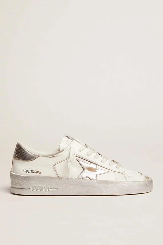 Sneakers Stardan avec étoile en cuir métallisé argenté et languette au talon