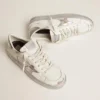 Sneakers Stardan avec étoile en cuir métallisé argenté et languette au talon