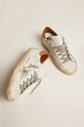 Sneakers Super-Star pour homme avec étoile en daim et languette de talon marron