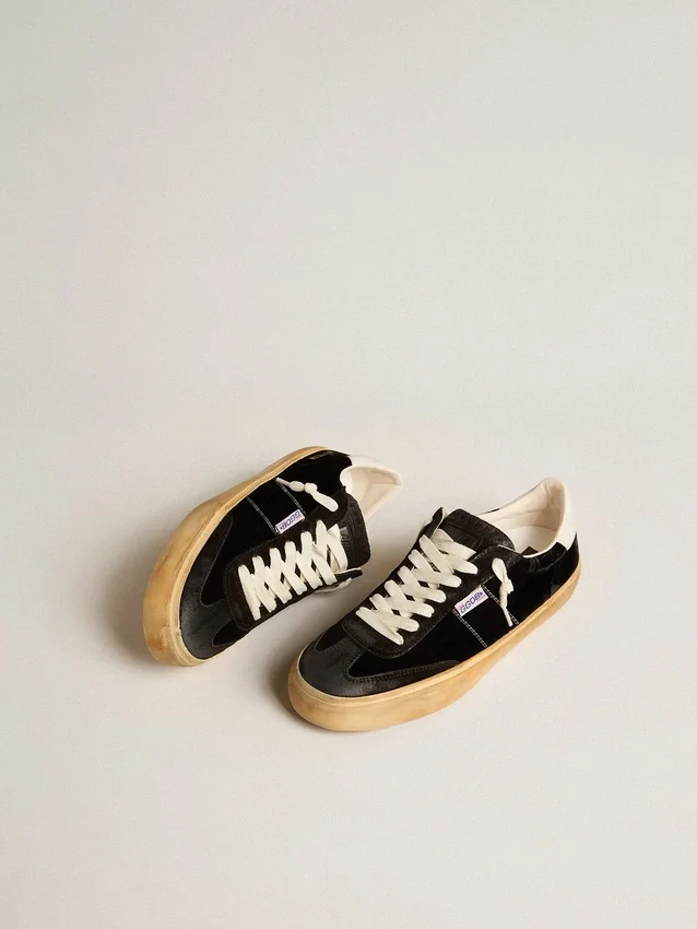 Soul Star en velours noir avec languette de talon en cuir blanc