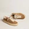 Soul Star pour femme en daim couleur camel avec languette et talon en cuir blanc