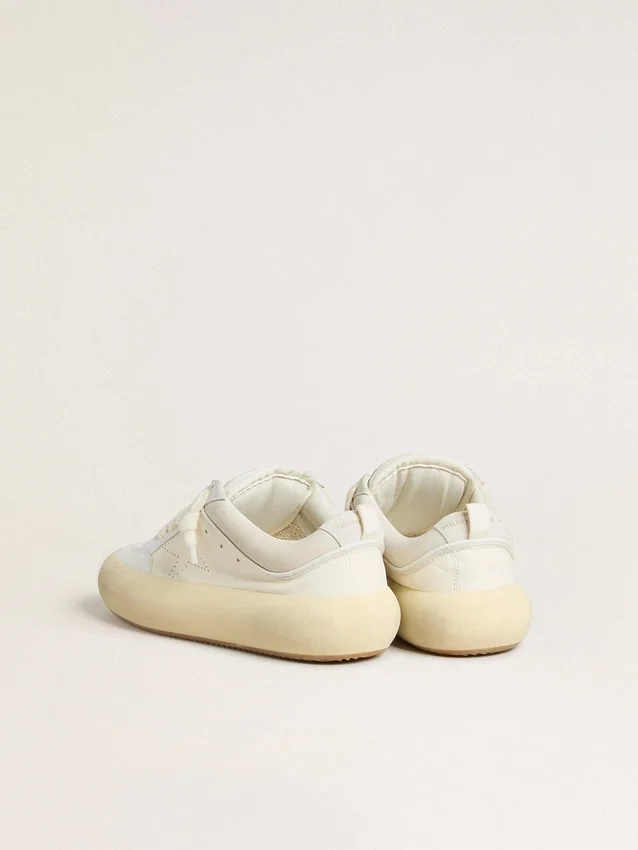 Space-Star Cube pour homme en cuir blanc avec étoile perforée