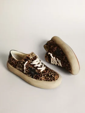 Space-Star pour homme en cuir de poney imprimé léopard avec étoile et talon noirs