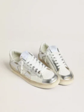 Stardan en cuir argenté métallisé avec languette de talon blanche