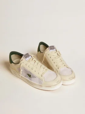 Stardan en daim blanc et mesh avec étoile et languette au talon en cuir vert