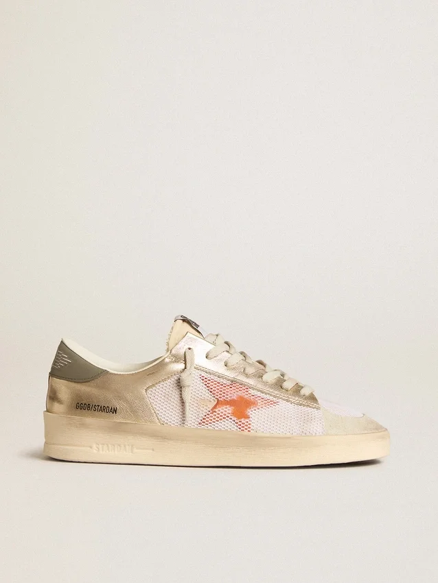 Stardan en mesh blanc avec étoile orange et empiècements en cuir platine