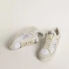 Stardan LTD en cuir blanc avec étoile et languette au talon en daim gris glacier