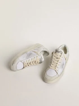 Stardan LTD en cuir blanc avec étoile et languette au talon en daim gris glacier