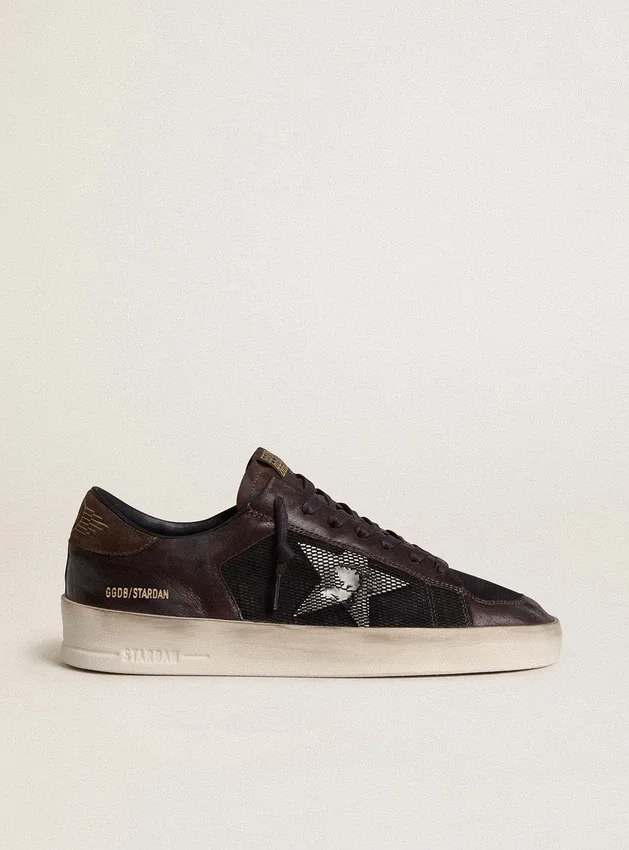 Stardan pour homme en daim marron et maille noire, avec une étoile en cuir blanc et des empiècements en cuir nappa
