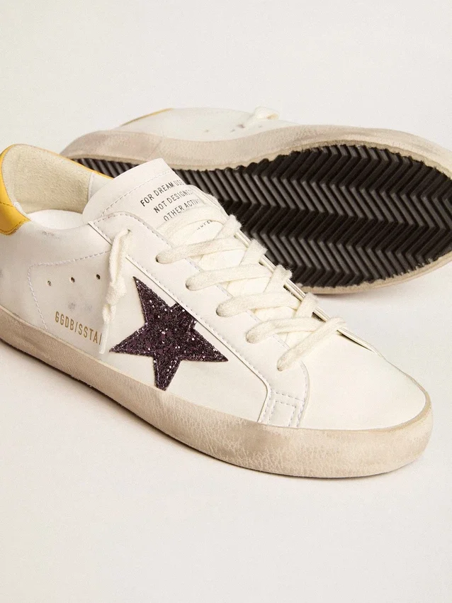 Super-Star bio pour femme avec étoile pailletée rouge et languette de talon en cuir