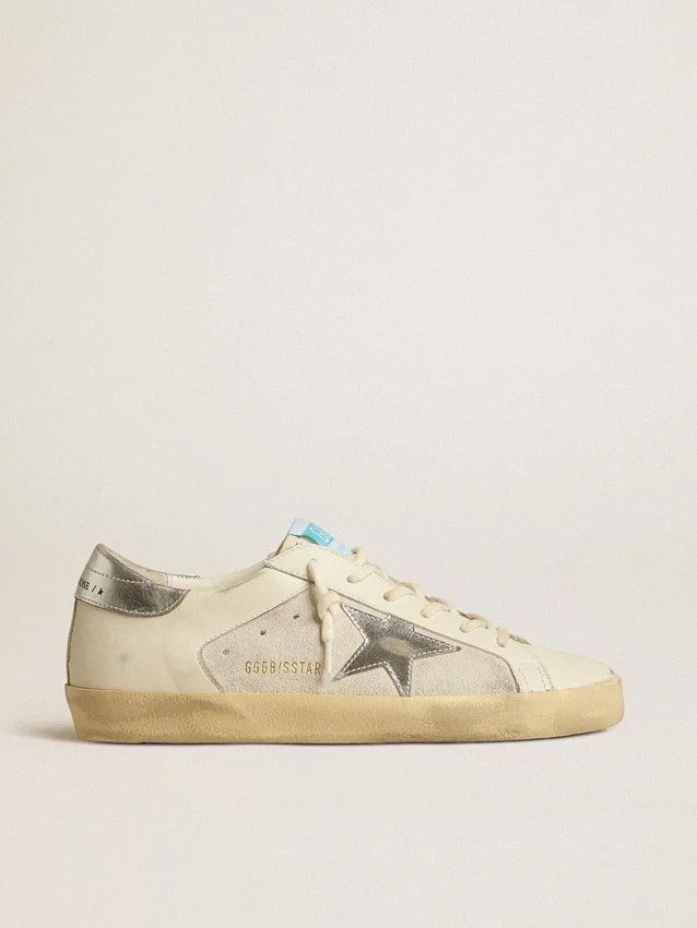 Super-Star en cuir et daim blancs avec une étoile en cuir argenté et doré