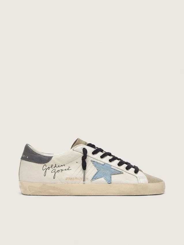 Super-Star en cuir nappa avec étoile en daim bleu clair et languette de talon en cuir gris