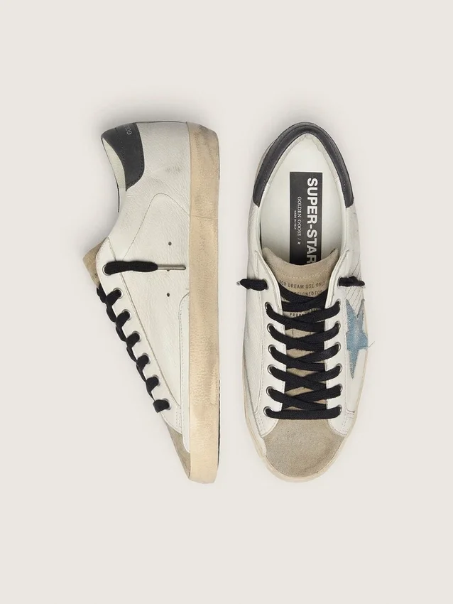 Super-Star en cuir nappa avec étoile en daim bleu clair et languette de talon en cuir gris