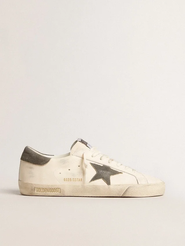 Super-Star en cuir nappa avec étoile et languette de talon en daim gris