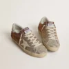 Super-Star en daim beige et cristaux multicolores, avec étoile et languette de talon en cuir couleur crème