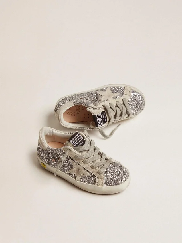 Super-Star Junior avec paillettes argentées et détails en daim
