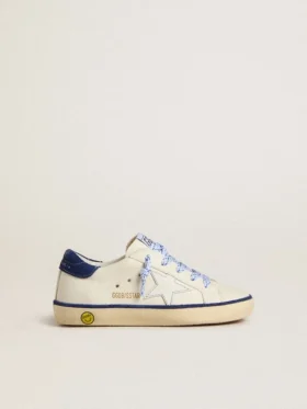 Super-Star Junior en cuir blanc avec languette de talon en daim bleu