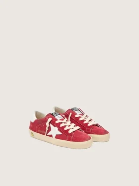 Super-Star Junior en daim rouge avec étoile et languette au talon en cuir blanc