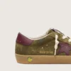 Super-Star Junior en daim vert militaire avec étoile et languette au talon en cuir bordeaux