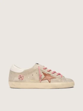 Super-Star LTD pour femme en daim couleur perle avec étoile rouge brique et broderies